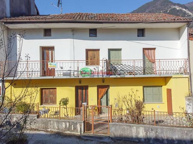 Villetta bifamiliare in vendita di 134 m² in Via Colvera, 65
