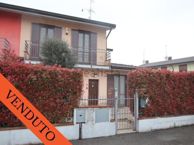 Villetta bifamiliare in vendita di 134 m² in Via DON MINZONI, 44