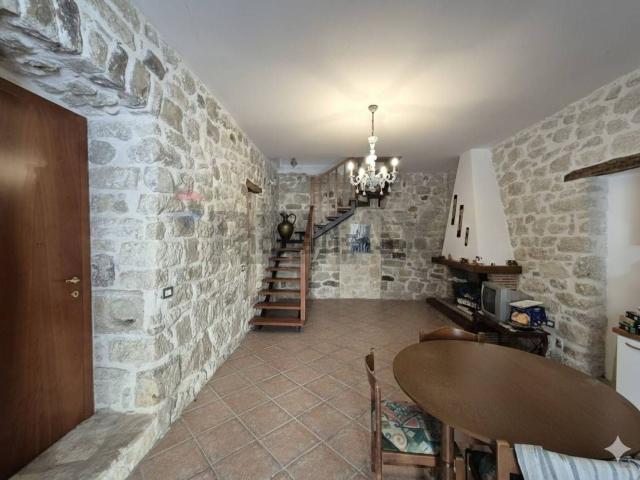 Villetta bifamiliare in vendita di 134 m² in Via Giuseppe Garibaldi, 19