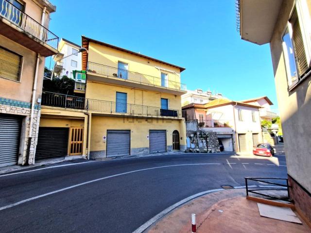 Villetta bifamiliare in vendita di 134 m² in Via Sant&apos Agata, 42