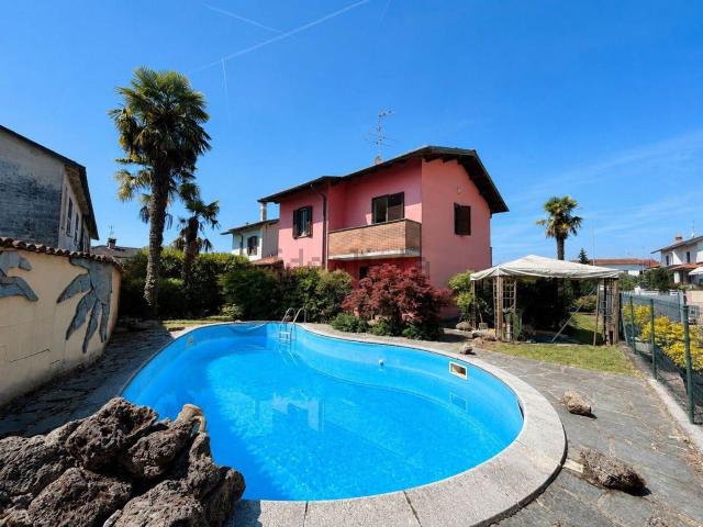 Villetta bifamiliare in vendita di 134 m²