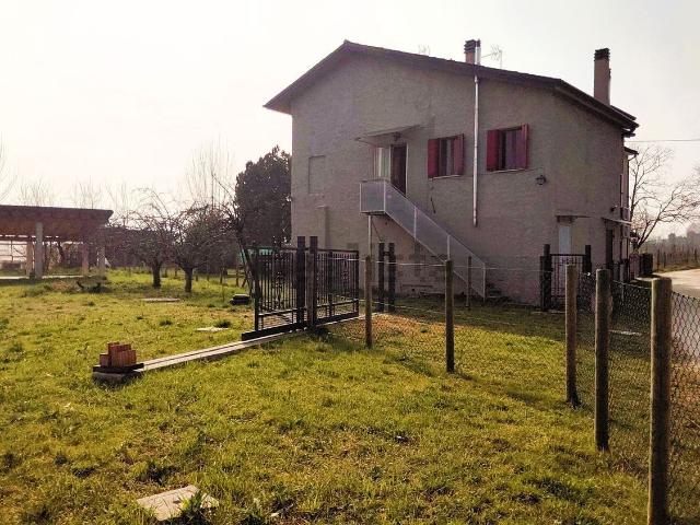 Villetta bifamiliare in vendita di 135 m² in Strada Cavarie