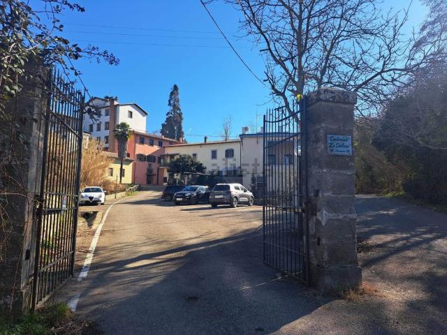 Villetta bifamiliare in vendita di 135 m² in Strada Roncone, 20