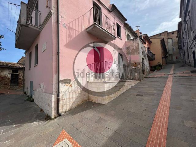 Villetta bifamiliare in vendita di 135 m² in Vico I Municipio