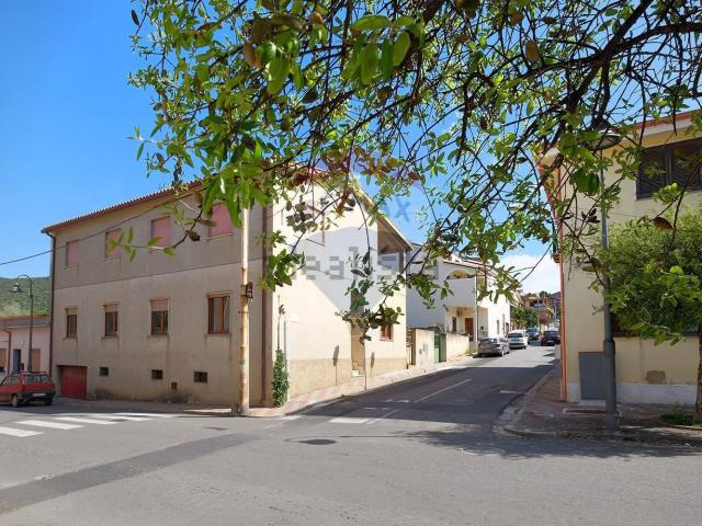 Villetta bifamiliare in vendita di 135 m² in Via Trieste, 1