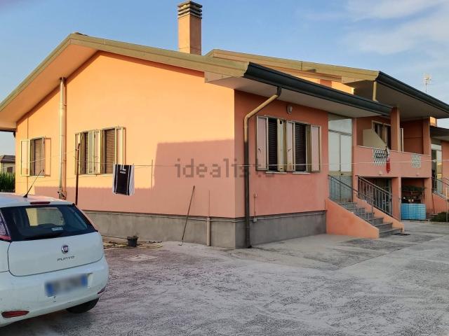 Villetta bifamiliare in vendita di 135 m² in Via Vecchia Romea
