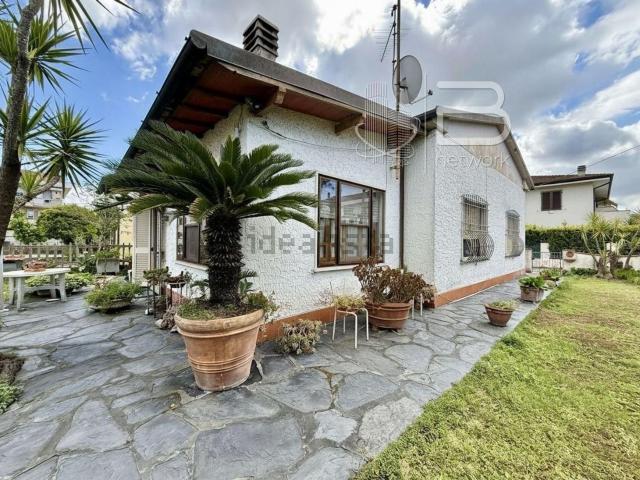 Villetta bifamiliare in vendita di 135 m² in Via Bernardino Zendrini