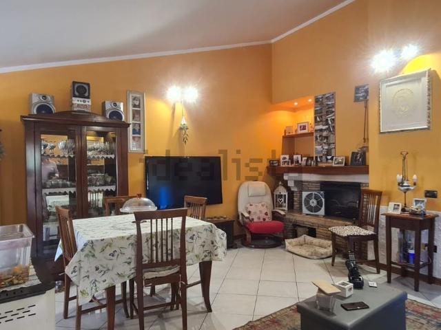 Villetta bifamiliare in vendita di 135 m² in Via G. Garibaldi, 26