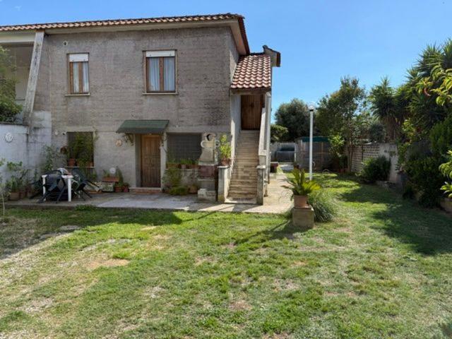 Villetta bifamiliare in vendita di 135 m² in Via Leandro Veri, 12