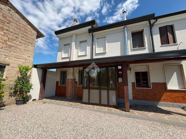 Villetta bifamiliare in vendita di 135 m² in Via Mestrina, 6