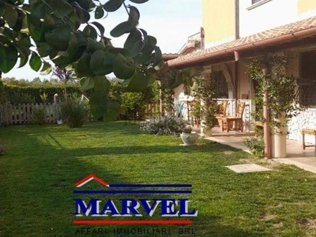 Villetta bifamiliare in vendita di 135 m² in Via Pian di Spille
