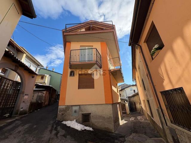 Villetta bifamiliare in vendita di 135 m² in Via Roma, 7