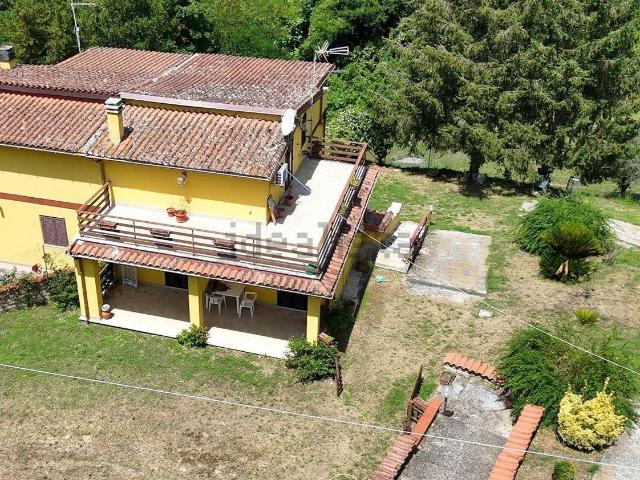 Villetta bifamiliare in vendita di 135 m² in Via Sant&apos Agostino