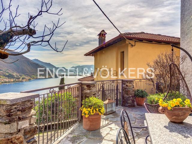 Villetta bifamiliare in vendita di 136 m² in Località Olgiasca