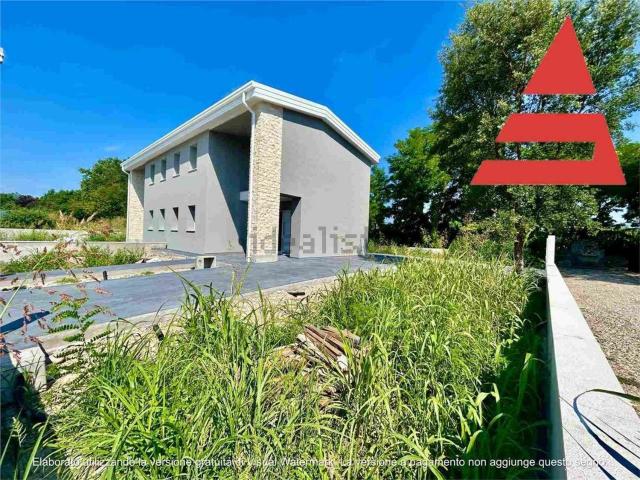 Villetta bifamiliare in vendita di 136 m² in Via degli Alpini