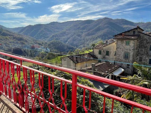 Villetta bifamiliare in vendita di 136 m² in Via delle Corti