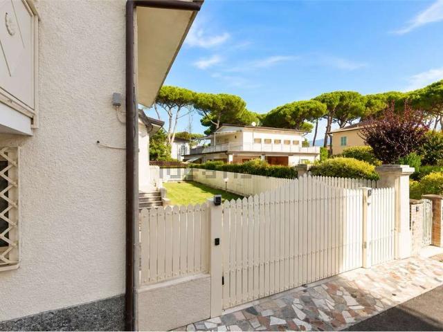 Villetta bifamiliare in vendita di 136 m² in Via Giuseppe Mazzini, 115