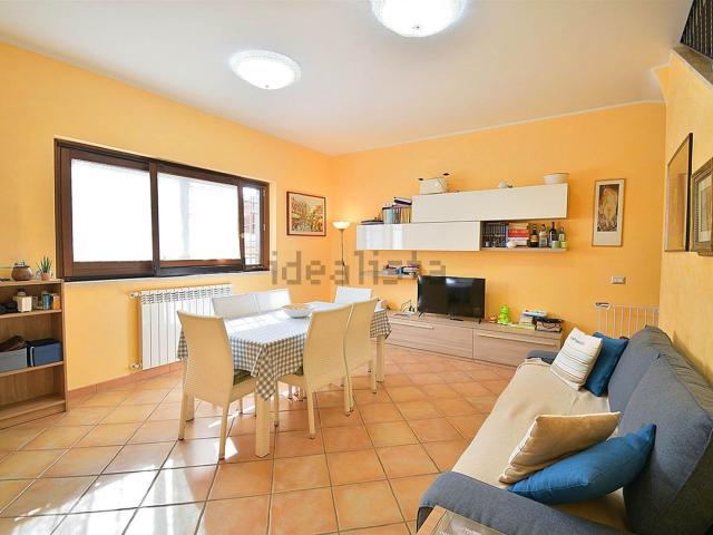 Villetta bifamiliare in vendita di 136 m² in Via Numana, 34