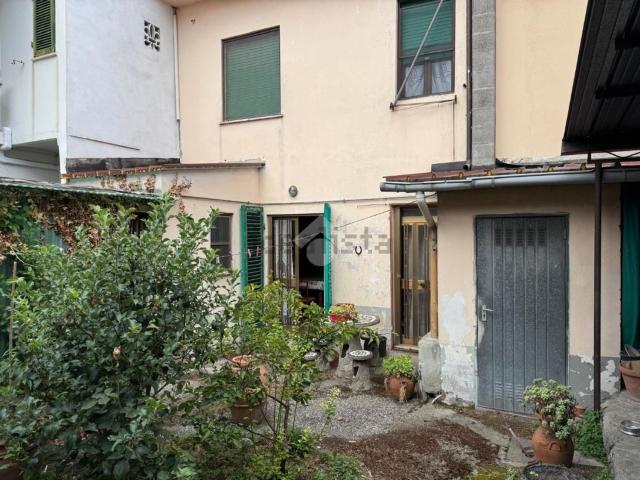 Villetta bifamiliare in vendita di 138 m² in Via Torino