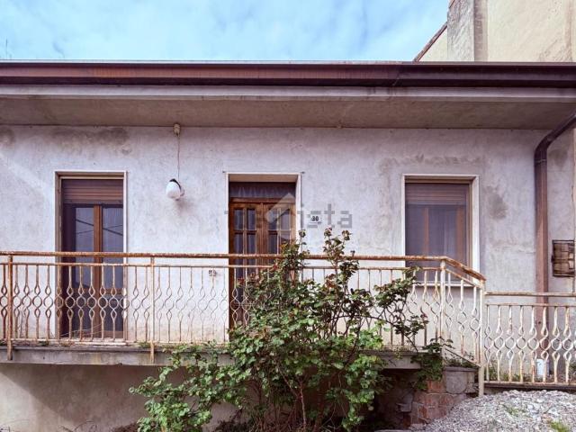 Villetta bifamiliare in vendita di 138 m² in Via dei Fiori, 32
