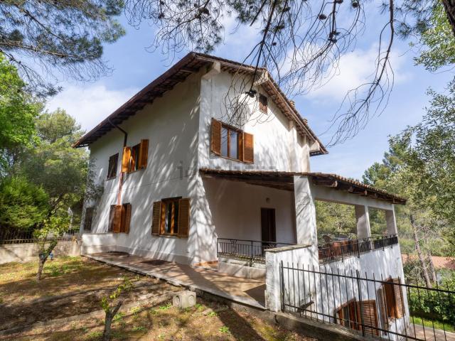 Villetta bifamiliare in vendita di 138 m² in Via IMBISO