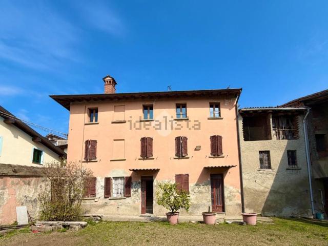 Villetta bifamiliare in vendita di 139 m² in Frazione Monteveneroso, 24