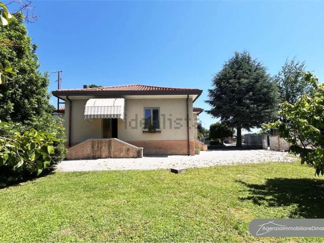 Villetta bifamiliare in vendita di 139 m² in Via dei Furlani