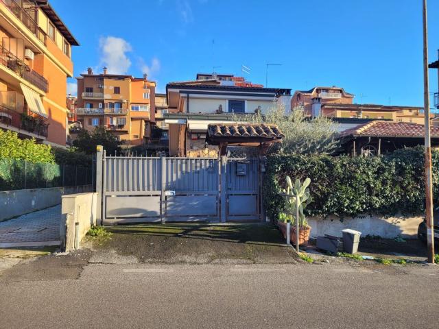 Villetta bifamiliare in vendita di 139 m² in Via Due Giugno