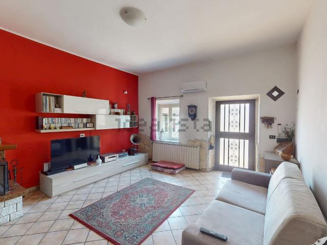 Villetta bifamiliare in vendita di 189 m² in Via Farense, 114