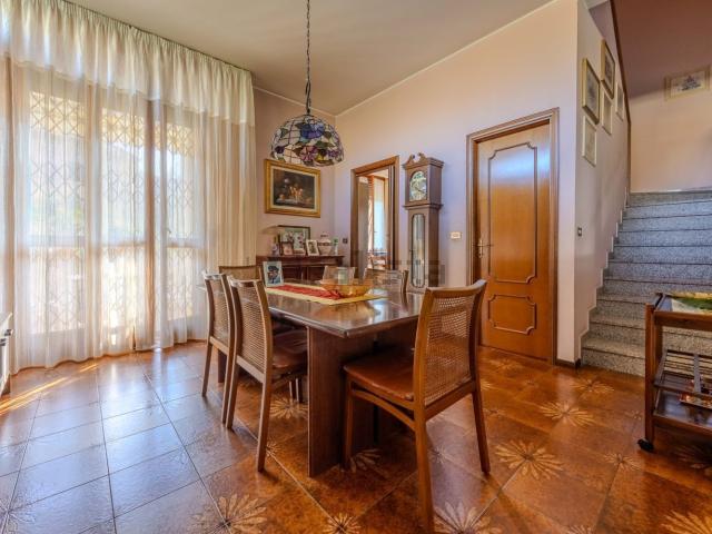 Villetta bifamiliare in vendita di 243 m² in Via Fratelli Bandiera, 19