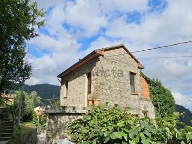 Villetta bifamiliare in vendita di 240 m² in Località Pegui, 13