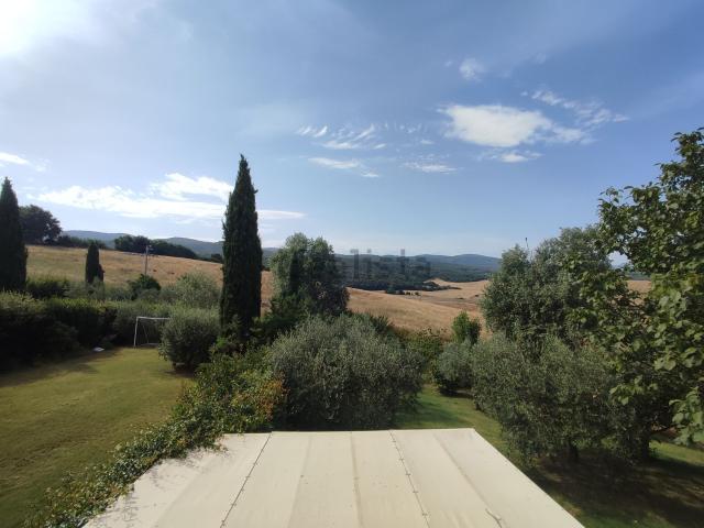 Villetta bifamiliare in vendita di 240 m² in Strada di Strove