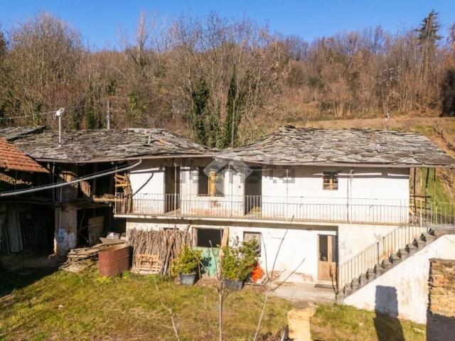 Villetta bifamiliare in vendita di 240 m² in Via Comba Ceresa, 30