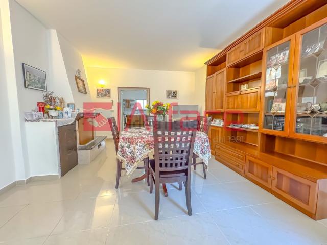 Villetta bifamiliare in vendita di 240 m² in Via Colmate del Cerro, 4