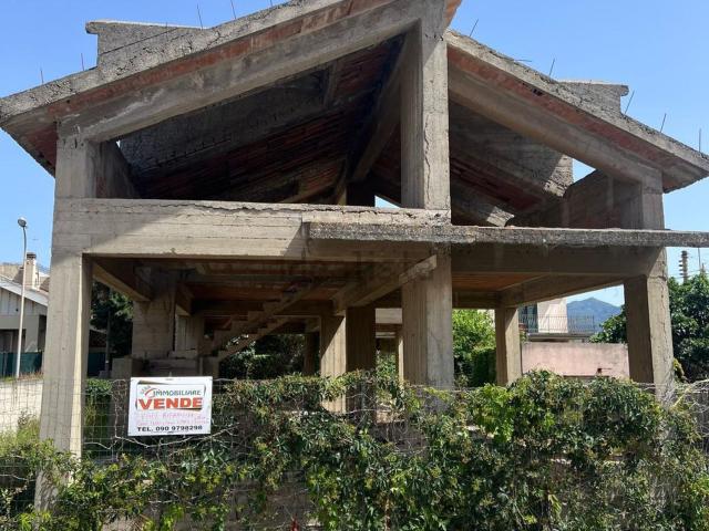Villetta bifamiliare in vendita di 240 m² in Via Cristoforo Colombo, 54