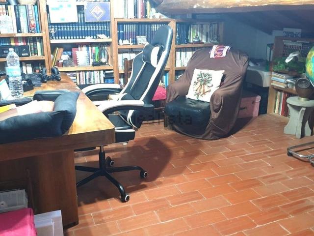 Villetta bifamiliare in vendita di 240 m² in Via Dante Alighieri