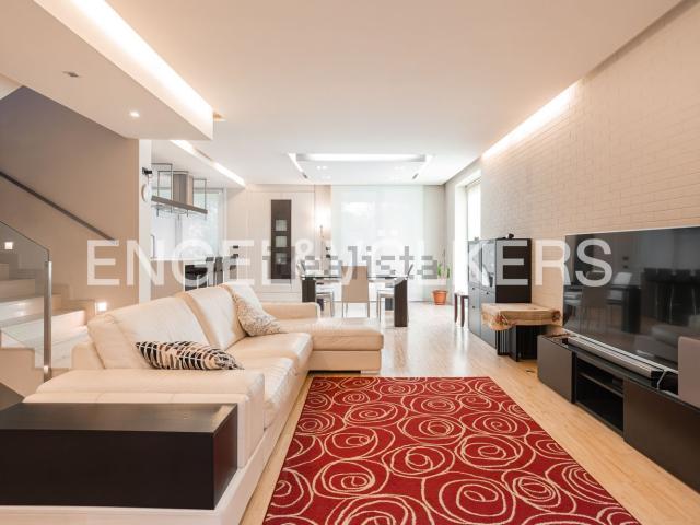 Villetta bifamiliare in vendita di 240 m² in Via Dondarini, 3