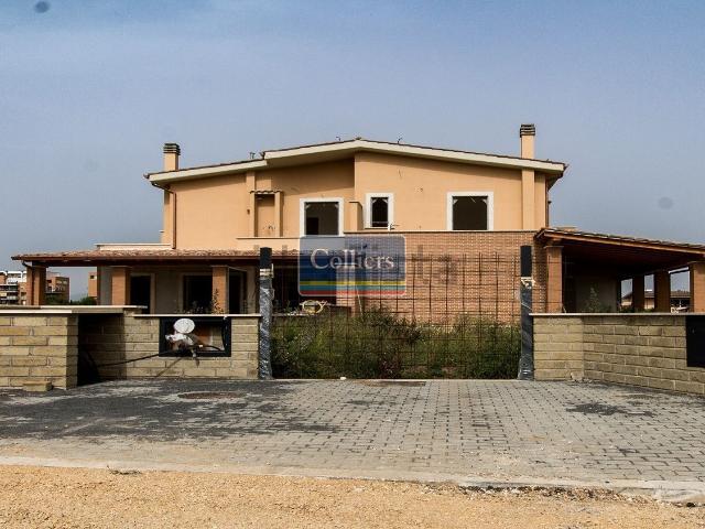 Villetta bifamiliare in vendita di 240 m² in Via Enrico De Nicola
