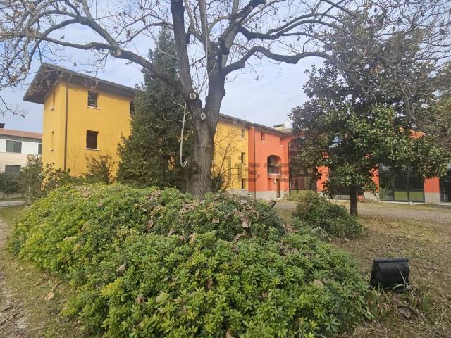 Villetta bifamiliare in vendita di 240 m² in Via Goetta, 2
