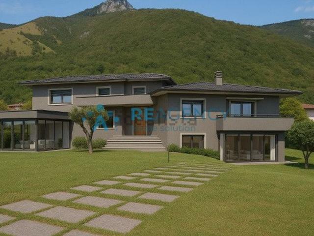 Villetta bifamiliare in vendita di 240 m² in Via Martiri della Liberta&apos