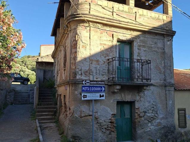Villetta bifamiliare in vendita di 240 m² in Via Paterriti, 19