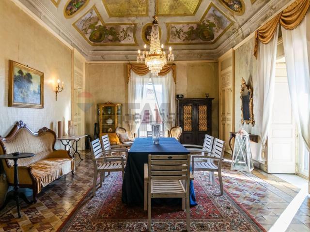 Villetta bifamiliare in vendita di 240 m² in Via Roma, 213