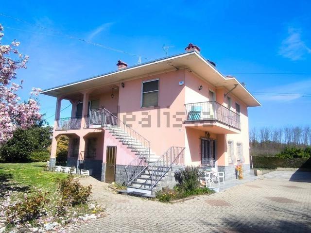Villetta bifamiliare in vendita di 240 m² in Via Salussola, 19