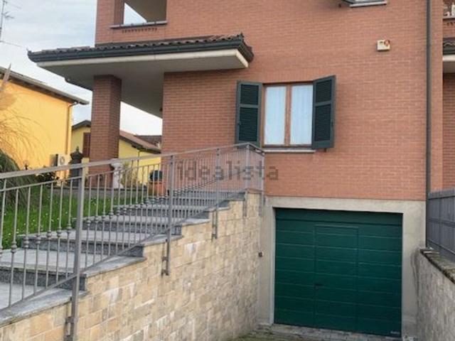 Villetta bifamiliare in vendita di 240 m² in Viale della Vittoria, 6