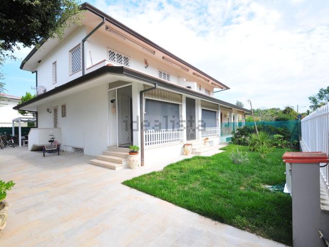 Villetta bifamiliare in vendita di 240 m²