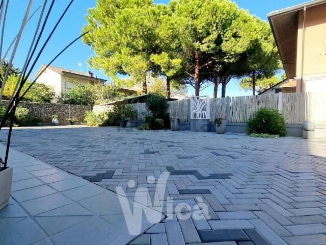 Villetta bifamiliare in vendita di 240 m²