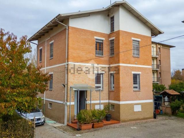 Villetta bifamiliare in vendita di 241 m² in Via Vittorio Mattei, 12