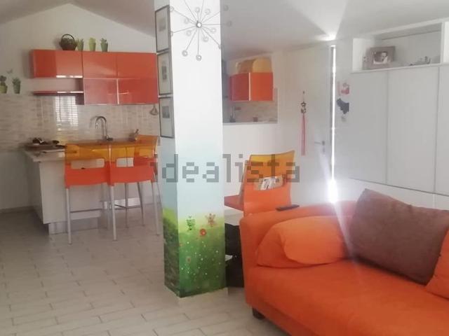 Villetta bifamiliare in vendita di 242 m² in Via Adele Rossi
