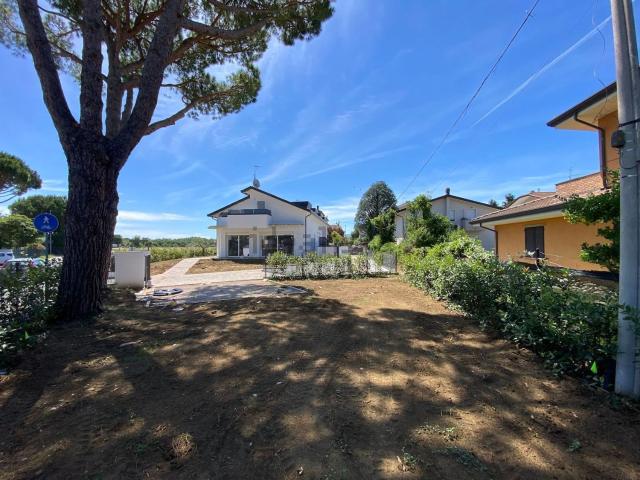 Villetta bifamiliare in vendita di 242 m² in Via Mestre, 2