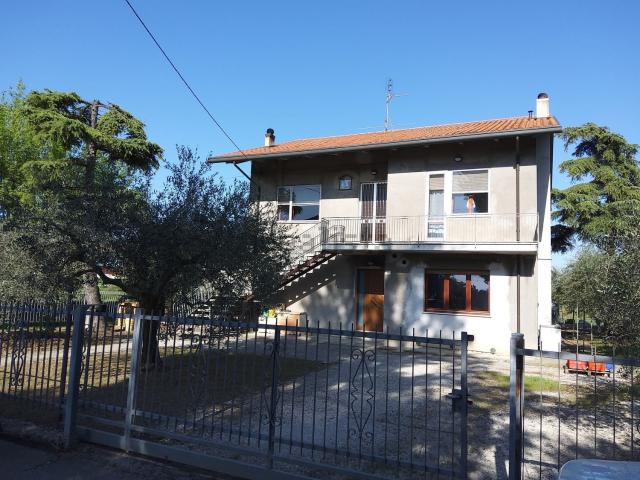 Villetta bifamiliare in vendita di 242 m² in Via Premilcuore, 6